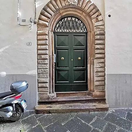 Chalet Lucca Bed & Breakfast 4*